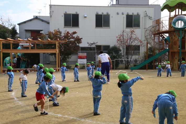縄跳びぴょんぴょん_b0277979_15164617.jpg