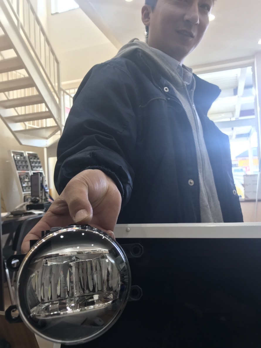 11月28日(水)本店ブログ♪ ランクル80☆バン4.2DT VXリミテッド 4WD 展示中~ レクサス ハマー アルファード_b0127002_20220558.jpg