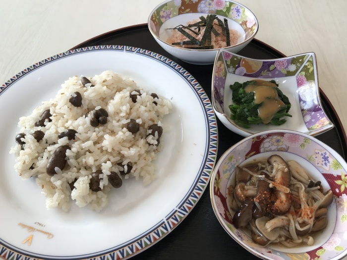 むかごご飯・・・(3952)_e0349324_08053197.jpg