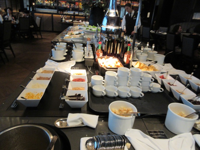 【Lawry\'s the Prime Rib (ロウリーズ・ザ・プライムリブ)赤坂でランチ】_b0009849_1026686.jpg