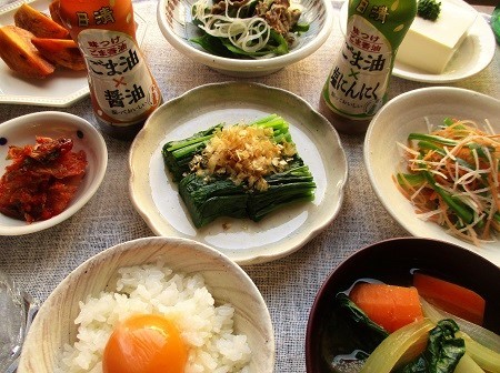 日清味つけごま香油 ごま油 醤油 ごま油 塩にんにく で野菜や豆腐やご飯など色々が美味しい おさらのうえ帖 日清味つけごま香油 ごま油 醤油 ごま油 塩にんにく で野菜や豆腐やご飯など色々が美味しい おさらのうえ帖