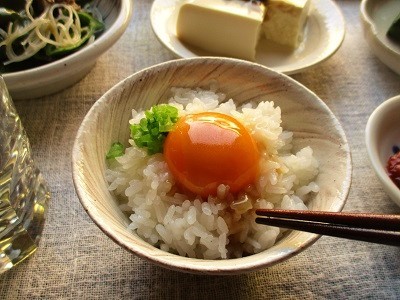 日清味つけごま香油 ごま油 醤油 ごま油 塩にんにく で野菜や豆腐やご飯など色々が美味しい おさらのうえ帖