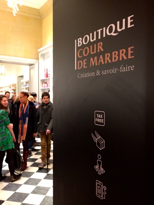 Boutique Cour de Marbre 〜 ヴェルサイユ宮殿のお土産ショップ『クール・ド・マルブル』_a0231632_02255022.jpg