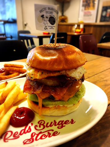 レッズバーガーストア_e0292546_07101693.jpg