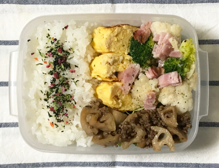 鶏ひき肉入り卵焼き弁当_d0384590_15172968.jpg