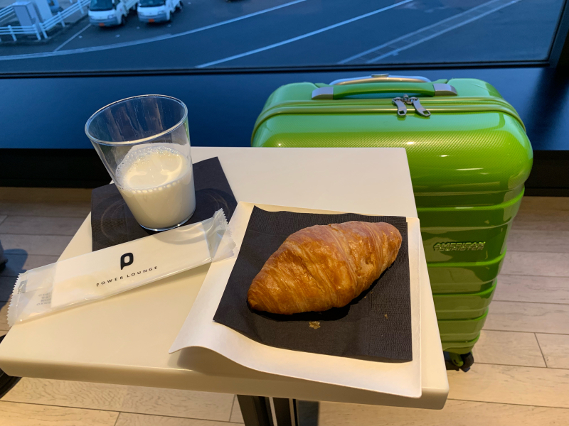 新千歳空港限定スイーツ(北海道旅行1日目)_a0359239_11360965.jpg