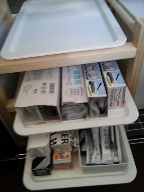 Ikeaのワインラックはpet収納にも3段引出にもなる優れモノ ほぼ100均で片付け収納に挑戦