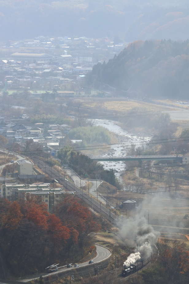 晩秋の弱い日差しに機関車がちょっと光った - 上越線・2018年晩秋 -_b0190710_16271253.jpg