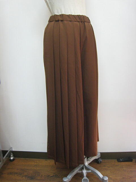 ＯＳＭＯＳＩＳ（オズモーシス）アシンメトリープリーツパンツ　ＢＲＯＷＮ_a0089359_1312460.jpg