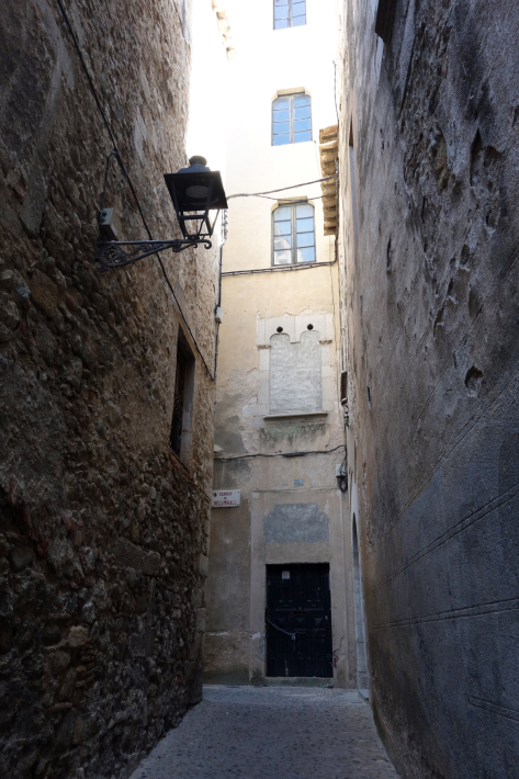 ジローナ GIRONE の旧市街を散策 ジローナ美術館 カタルーニャ地方 スペイン 2018年9月 バルセロナの旅(7)_f0117059_15104204.jpg