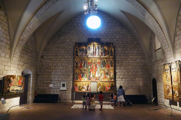 ジローナ GIRONE の旧市街を散策 ジローナ美術館 カタルーニャ地方 スペイン 2018年9月 バルセロナの旅(7)_f0117059_15112571.jpg