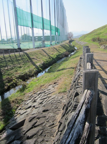 白石稲荷山古墳の家形埴輪は倉庫ですか?_a0237545_11442236.jpg