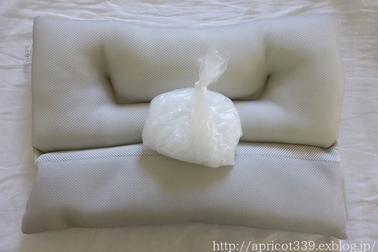 ニトリの首をしっかり支える枕を使って１ヶ月、使用レポ－ト_c0293787_13173134.jpg