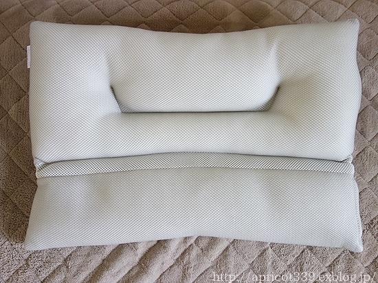 ニトリの首をしっかり支える枕を使って１ヶ月、使用レポ－ト_c0293787_13174033.jpg