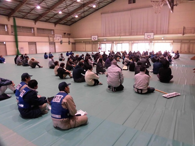避難者の受付・入所手続きがスムーズに進み70点の出来! 今年の第6回吉原高校避難所開設・運営訓練_f0141310_08174235.jpg