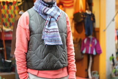 スコットランドの伝統技法で作られた「ROBERT MACKIE」\"BRUSHED FAIRISLE SCARF\" ご紹介_f0191324_08182803.jpg