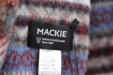 スコットランドの伝統技法で作られた「ROBERT MACKIE」\"BRUSHED FAIRISLE SCARF\" ご紹介_f0191324_08190329.jpg