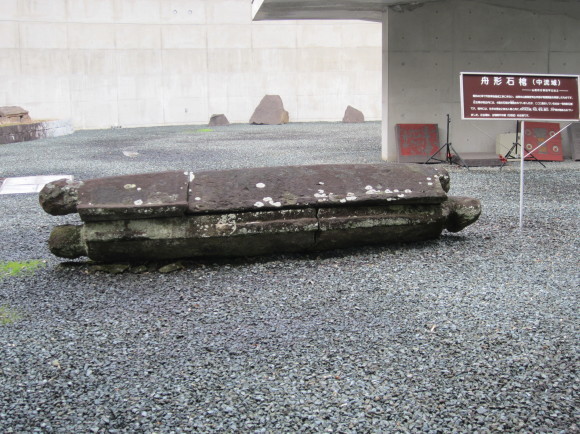 七輿山で落ち合った7人の女房伝説と宗永寺舟形石棺_a0237545_23453331.jpg