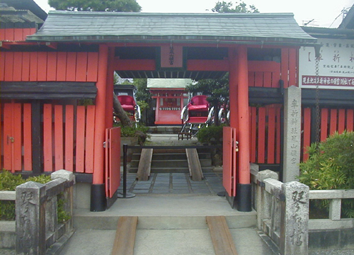 ●神社の造形―車折神社別社、嵐山頓宮、アゲイン_d0053294_01183435.jpg