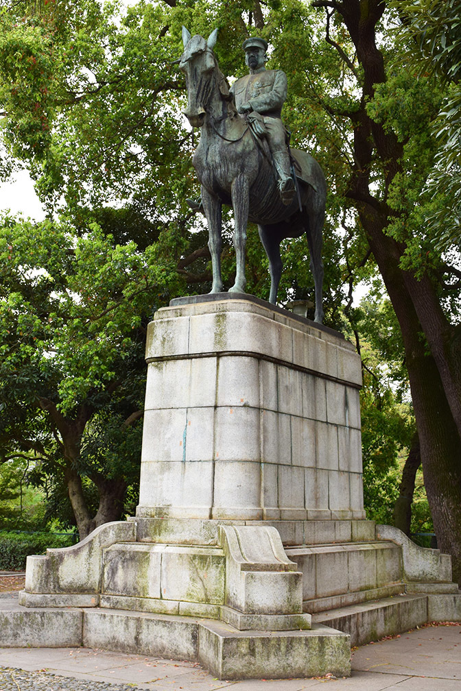 江戸城を歩く。 その9 「九段坂公園~靖国神社」_e0158128_16574438.jpg