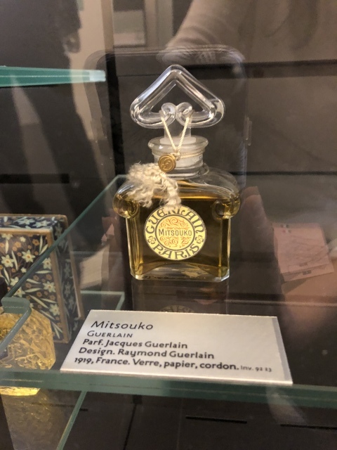 Chanel No.5 歴代の名香水たち『国際香水博物館』_c0181142_06323521.jpeg