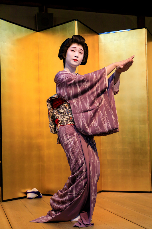祇園小唄（祇園甲部　豆六さん、小衿さん）_f0155048_22431319.jpg