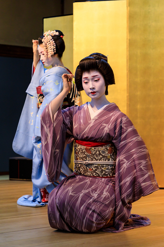祇園小唄（祇園甲部　豆六さん、小衿さん）_f0155048_2254761.jpg