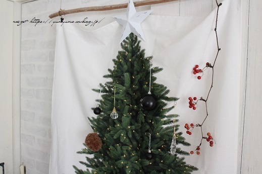 毛糸消費目的で量産したポンポンで手作りのクリスマスツリーに 作り方紹介中 Neige 手作りのある暮らし