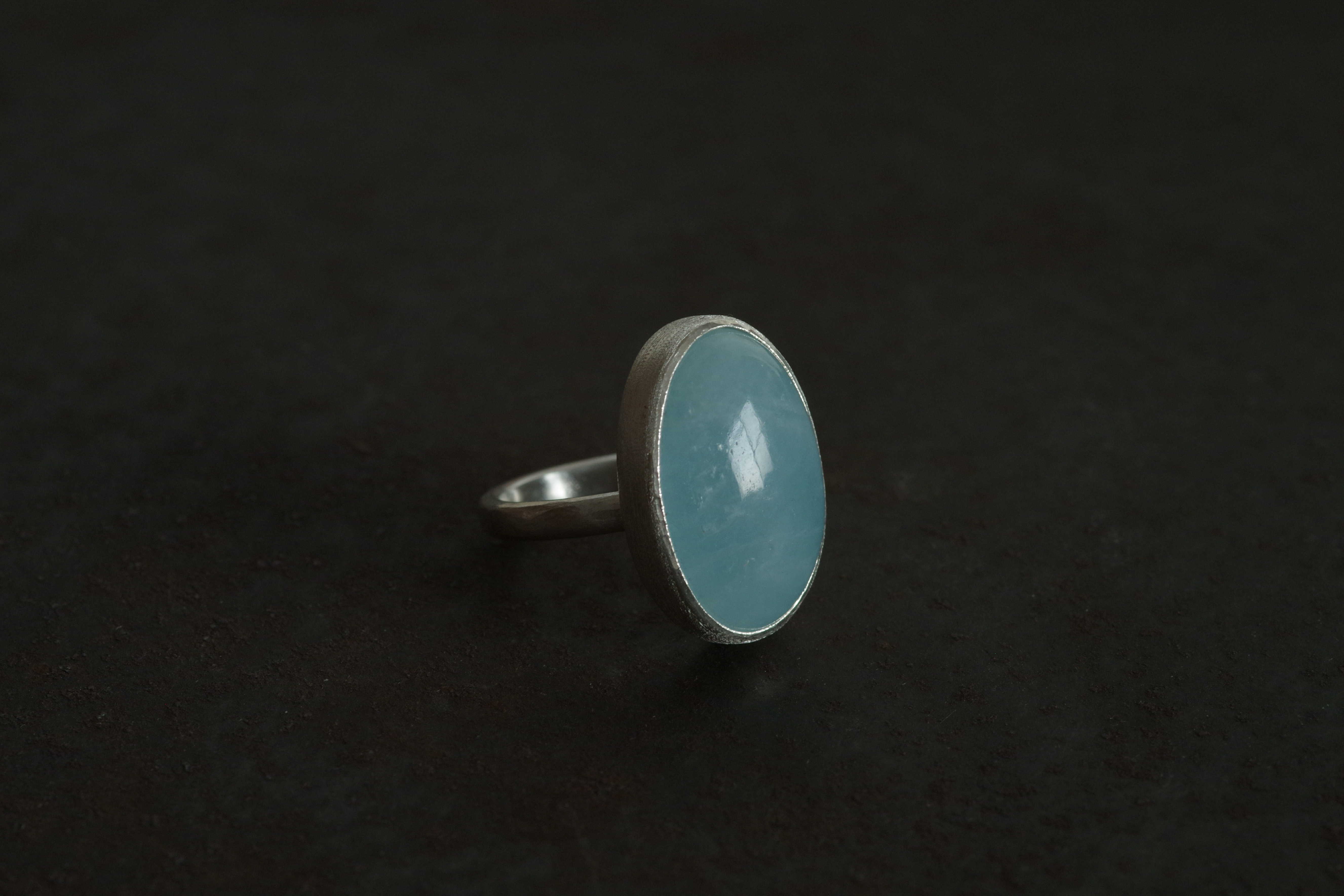 ミルキーアクアマリン リング 石と銀の装身具