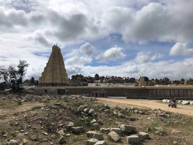 次男のインド旅行30　 Hyderabad-Hampi_b0064411_09095058.jpg