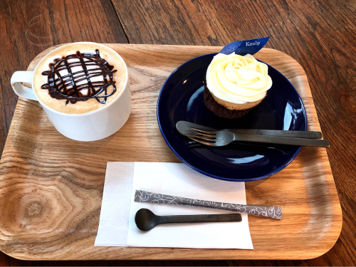 カフェ クヌルプ_e0292546_19092317.jpg