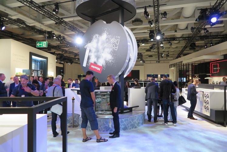 Mieleドイツ本社/工場見学&IFA2018視察研修へ⑥_c0156359_10580650.jpg