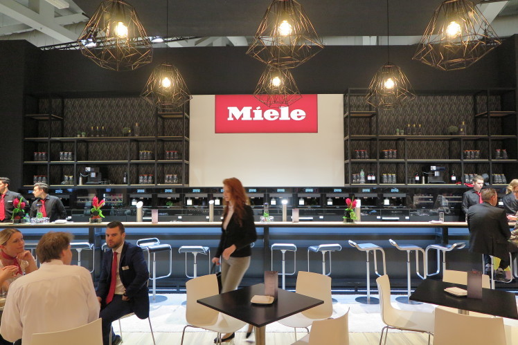 Mieleドイツ本社/工場見学&IFA2018視察研修へ⑥_c0156359_11093430.jpg