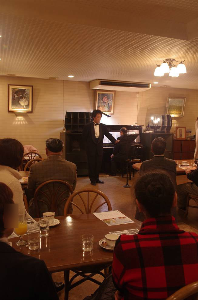 １１月２４日のアランフェス・カフェ・コンサートの模様２_d0159273_13230392.jpg