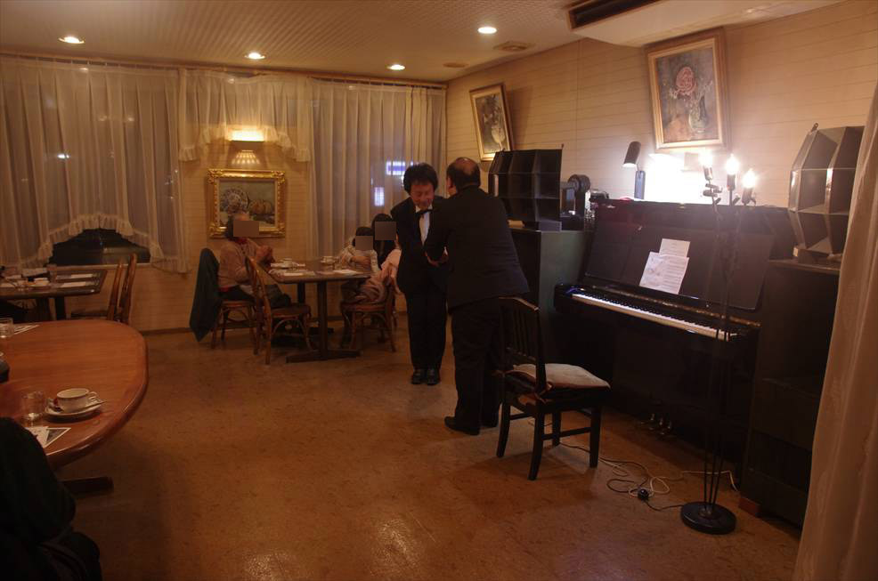 １１月２４日のアランフェス・カフェ・コンサートの模様２_d0159273_13293624.jpg