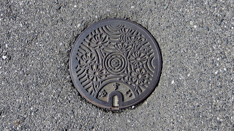 舞台探訪地の蓋037「らき☆すた」久喜市鷲宮駅～鷲宮神社周辺のマンホール蓋_e0304702_11112526.jpg