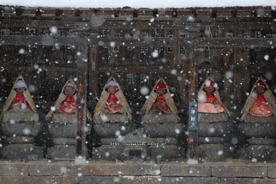 野沢温泉村　雪が積もりました。_b0404739_19452603.jpg