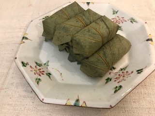 柿の葉ずしとお皿_b0132442_18435282.jpg