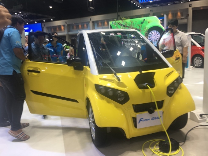 タイ・ムトンタニの自動車ショー_b0100062_10073702.jpg