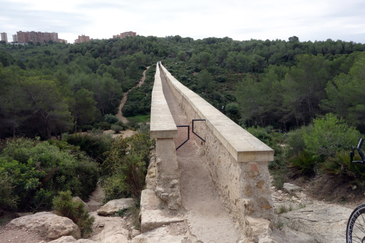 タラゴナの悪魔の橋 PONT DEL DIABLE　ローマ時代の遺跡 ラス・ファレラス水道橋 への路線バスでの行き方　2018年9月 バルセロナの旅（１０）_f0117059_10091114.jpg