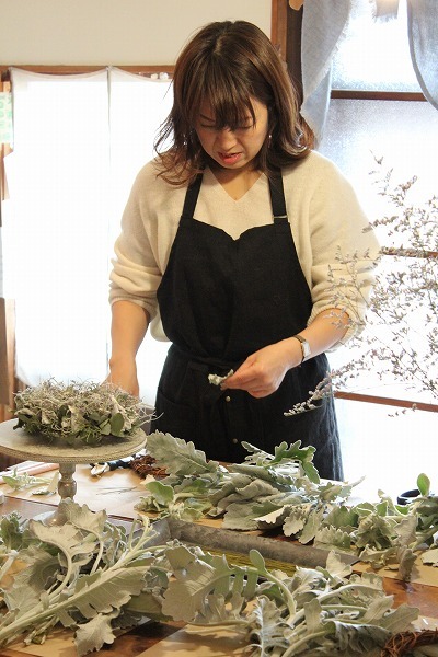 第16回 にのはこ時間 『シルバーリーフを集めた冬の white wreath 』joie.m_f0162302_21294699.jpg