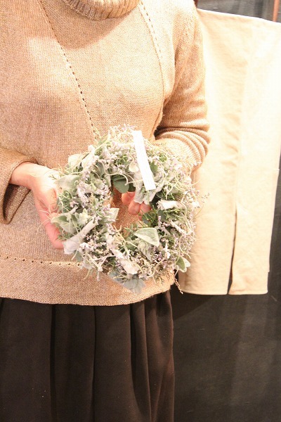 第16回 にのはこ時間 『シルバーリーフを集めた冬の white wreath 』joie.m_f0162302_21305913.jpg