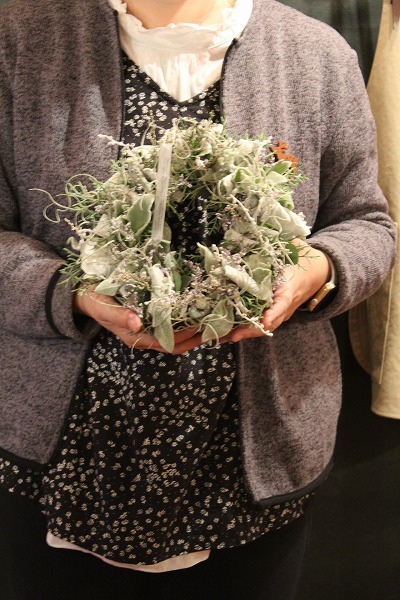 第16回 にのはこ時間 『シルバーリーフを集めた冬の white wreath 』joie.m_f0162302_21310134.jpg