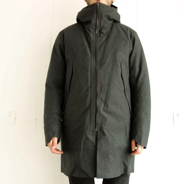 ARC'TERYX VEILANCE】Monitor Down TW Coat : kink higashisakura ARC'TERYX VEILANCE】Monitor Down TW Coat : kink higashisakura