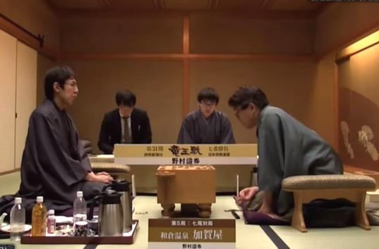 棋士と足のしびれ 腰痛 一歩一歩 振り返れば 人生はらせん階段 棋士と足のしびれ 腰痛 一歩一歩 振り返れば 人生はらせん階段