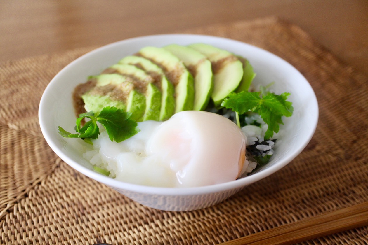 アボカド丼_f0220354_15061995.jpeg