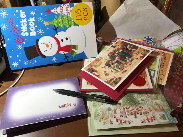 クリスマスカードを書く季節です。_e0188087_23490240.jpg