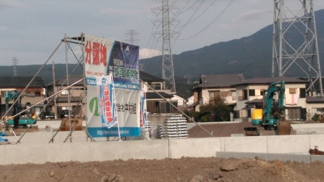 東名高速北側で76区画の宅地造成「プライムスクエア富士今泉」と「官民連携の調整池」_f0141310_07214645.jpg