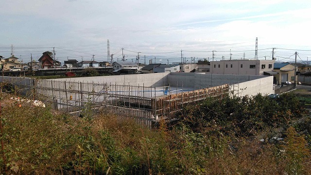 東名高速北側で76区画の宅地造成「プライムスクエア富士今泉」と「官民連携の調整池」_f0141310_07220231.jpg
