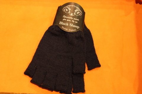 重宝する「Black Sheep」 \"Fingerless Glove\" ご紹介_f0191324_07164697.jpg